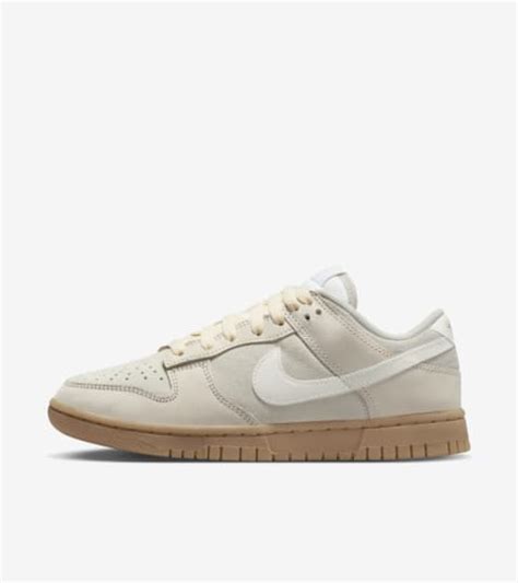 Nike Dunk Low SE Hangul Day (Women's) .